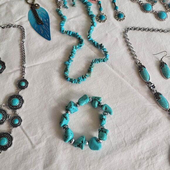 Lot Of Blue Howlite Necklace Earrings Bracelet Jewelry Sets Butterfly Bib - Picture 8 of 13